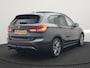 BMW X1 xDrive25e Sportline Plug In Hybrid 221pk Dealer O.H. PHEV | Trekhaak | Panodak | Adaptive Cruise | Camera | Lederen Sportstoelen Memory & Verwarmd | Sfeerverlichting | Navigatie | DAB |
