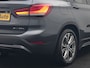 BMW X1 xDrive25e Sportline Plug In Hybrid 221pk Dealer O.H. PHEV | Trekhaak | Panodak | Adaptive Cruise | Camera | Lederen Sportstoelen Memory & Verwarmd | Sfeerverlichting | Navigatie | DAB |
