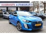 Peugeot 208 * Hybride + Benzine * Automaat * 100 e-DCS6 Allure * Navigatie * 1/2 Lederen Interieur * Climate en Adaptive Cruise Control * Voor en Achter Parkeer Camera * Lichtmetalen Velgen * Vingerhoets; Vierde generatie Eersteklas Service !