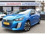Peugeot 208 * Hybride + Benzine * Automaat * 100 e-DCS6 Allure * Navigatie * 1/2 Lederen Interieur * Climate en Adaptive Cruise Control * Voor en Achter Parkeer Camera * Lichtmetalen Velgen * Vingerhoets; Vierde generatie Eersteklas Service !