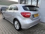 Mercedes-Benz A-klasse 180 Ambition -5DRS.-AIRCO-BI XENON-CRUISECONTROL-PDC V+A-HALF LEDER-ZWARTE HEMEL-ORIGINEEL NEDERLANDS!