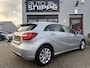 Mercedes-Benz A-klasse 180 Ambition -5DRS.-AIRCO-BI XENON-CRUISECONTROL-PDC V+A-HALF LEDER-ZWARTE HEMEL-ORIGINEEL NEDERLANDS!