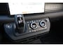Land Rover Defender 110 2.0 P300e 110 X-Dynamic SE | HNP € 112.067,- | 6-Persoons |  Trekhaak | Cold Clima