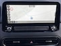 Hyundai Kona Electric EV Fashion 64 kWh / Fabrieksgarantie tot 12-2027 / Accu SoH 100% / Warmtepomp Navigatie / Stuur- en stoelverwarming / Dode hoek detectie / Apple Carplay Android / 17" LM wielen /