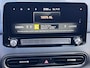 Hyundai Kona Electric EV Fashion 64 kWh / Fabrieksgarantie tot 12-2027 / Accu SoH 100% / Warmtepomp Navigatie / Stuur- en stoelverwarming / Dode hoek detectie / Apple Carplay Android / 17" LM wielen /