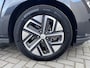 Hyundai Kona Electric EV Fashion 64 kWh / Fabrieksgarantie tot 12-2027 / Accu SoH 100% / Warmtepomp Navigatie / Stuur- en stoelverwarming / Dode hoek detectie / Apple Carplay Android / 17" LM wielen /