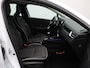 Renault Clio TCe 100pk Bi-Fuel Intens | Parkeersensoren achter | Navigatie | Climate control | Cruise control | Trekhaak |