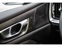Volvo V60 2.0 T6 Plug-in hybrid AWD Plus Dark | Harman Kardon Audio | Trekhaak | Stoel- / Stuurverwarming Voor + Achter | 360 Camera | Adaptive Cruise | Google | Carplay | Dodehoekdetectie