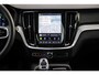 Volvo V60 2.0 T6 Plug-in hybrid AWD Plus Dark | Harman Kardon Audio | Trekhaak | Stoel- / Stuurverwarming Voor + Achter | 360 Camera | Adaptive Cruise | Google | Carplay | Dodehoekdetectie