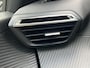 Peugeot e-208 EV 50kWh 136pk GT | Navigatie | Cruise Control | Climate Control | Parkeercamera | Parkeersensoren | Glazen Panoramadak |