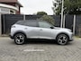 Peugeot 2008 GT 1.2 Hybrid 136PK e-DCS6 Automaat Navigatie, Achteruitrijcamera, Keyless, Parkeersensoren, Adaptieve Cruise Control, Apple Carplay, Android Auto