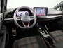 Volkswagen Golf 2.0 TSI GTI 265PK DSG | Verlengde garantie | Panorama dak | Head up Display | Blackstyle | 19"LM velgen |