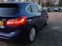 BMW 2-Serie Active Tourer 220i 192pk Automaat High Executive | Origineel NL | Navi | Clima | Cruise | Leder+Stoelverwarming | Led Koplampen | Keyless Entry | Pdc V+A+Assist+Camera | Trekhaak