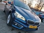 BMW 2-Serie Active Tourer 220i 192pk Automaat High Executive | Origineel NL | Navi | Clima | Cruise | Leder+Stoelverwarming | Led Koplampen | Keyless Entry | Pdc V+A+Assist+Camera | Trekhaak