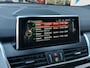 BMW 2-Serie Active Tourer 220i 192pk Automaat High Executive | Origineel NL | Navi | Clima | Cruise | Leder+Stoelverwarming | Led Koplampen | Keyless Entry | Pdc V+A+Assist+Camera | Trekhaak