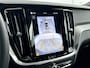 Volvo V60 T6 Recharge Plus Dark | 18" | Sportstoelen | 360 Camera | Trekhaak | Elektrisch verstelbare stoelen | Harman Kardon | Adaptieve cruise | BLIS | Stoel/stuur/achterbankverwarming