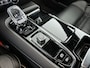 Volvo V60 T6 Recharge Plus Dark | 18" | Sportstoelen | 360 Camera | Trekhaak | Elektrisch verstelbare stoelen | Harman Kardon | Adaptieve cruise | BLIS | Stoel/stuur/achterbankverwarming