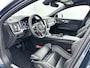 Volvo V60 T6 Recharge Plus Dark | 18" | Sportstoelen | 360 Camera | Trekhaak | Elektrisch verstelbare stoelen | Harman Kardon | Adaptieve cruise | BLIS | Stoel/stuur/achterbankverwarming