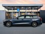 Volvo V60 T6 Recharge Plus Dark | 18" | Sportstoelen | 360 Camera | Trekhaak | Elektrisch verstelbare stoelen | Harman Kardon | Adaptieve cruise | BLIS | Stoel/stuur/achterbankverwarming