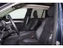 Volvo XC90 T8 Recharge AWD Ultra Dark - Panorama/schuifdak - IntelliSafe Assist & Surround - 360º Camera - Harman/Kardon audio - Adaptieve LED koplampen - Verwarmde voorstoelen, stuur & achterbank - Parkeersensoren voor & achter - Elektr. bedienb. voorstoelen met geheugen - Head up display - Draadloze tel. lader - Extra getint glas - 21' LMV