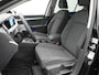 Volkswagen Golf 1.0 eTSI Life Business Clima / Metallic / Navigatie
