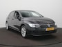 Volkswagen Golf 1.0 eTSI Life Business Clima / Metallic / Navigatie