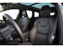 Volvo XC60 2.0 T6 Plug-in hybrid AWD Ultimate Dark 350pk Panoramadak/Luchtvering/360Camera