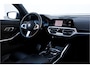 BMW 3-Serie 330e High Ex M-Sport Frozen / Glazen dak / Adaptief onderstel / Electrische stoelen /