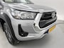 Toyota Hilux 2.4 D-4D Xtra Cab Professional Toneau cover 4x4 3.5t trekhaak Navigatie Stoelverwarming