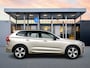 Volvo XC60 T6 Recharge Plus Dark | 19" Allseason | 360 Camera | Trekhaak | Panoramadak | Harman Kardon | Elektr. verst. Stoelen | Adaptieve Cruise | BLIS | Stoel/Stuur/Achterbankverwarming