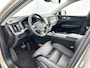 Volvo XC60 T6 Recharge Plus Dark | 19" Allseason | 360 Camera | Trekhaak | Panoramadak | Harman Kardon | Elektr. verst. Stoelen | Adaptieve Cruise | BLIS | Stoel/Stuur/Achterbankverwarming