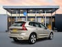 Volvo XC60 T6 Recharge Plus Dark | 19" Allseason | 360 Camera | Trekhaak | Panoramadak | Harman Kardon | Elektr. verst. Stoelen | Adaptieve Cruise | BLIS | Stoel/Stuur/Achterbankverwarming