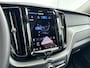 Volvo XC60 T6 Recharge Plus Dark | 19" Allseason | 360 Camera | Trekhaak | Panoramadak | Harman Kardon | Elektr. verst. Stoelen | Adaptieve Cruise | BLIS | Stoel/Stuur/Achterbankverwarming