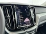Volvo XC60 T6 Recharge Plus Dark | 19" Allseason | 360 Camera | Trekhaak | Panoramadak | Harman Kardon | Elektr. verst. Stoelen | Adaptieve Cruise | BLIS | Stoel/Stuur/Achterbankverwarming
