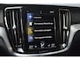 Volvo V60 T6 Hybride AWD Plus Dark | Trekhaak | Stoel + Stuur Verwarmd | elektrische stoelen | Pilot-assist |