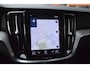 Volvo V60 T6 Hybride AWD Plus Dark | Trekhaak | Stoel + Stuur Verwarmd | elektrische stoelen | Pilot-assist |