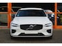 Volvo V60 T6 Hybride AWD Plus Dark | Trekhaak | Stoel + Stuur Verwarmd | elektrische stoelen | Pilot-assist |