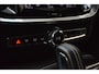 Volvo V60 T6 Hybride AWD Plus Dark | Trekhaak | Stoel + Stuur Verwarmd | elektrische stoelen | Pilot-assist |
