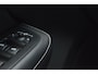 Volvo V60 T6 Hybride AWD Plus Dark | Trekhaak | Stoel + Stuur Verwarmd | elektrische stoelen | Pilot-assist |