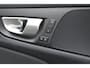 Volvo V60 T6 Hybride AWD Plus Dark | Trekhaak | Stoel + Stuur Verwarmd | elektrische stoelen | Pilot-assist |