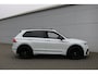 Volkswagen Tiguan 1.5 TSI R-Line Black Style (36.826Km! Panodak Carplay ACC HeadUp Standkachel IQ.Light Camera Trekhaak 20Inch PrivacyGlass)