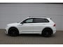 Volkswagen Tiguan 1.5 TSI R-Line Black Style (36.826Km! Panodak Carplay ACC HeadUp Standkachel IQ.Light Camera Trekhaak 20Inch PrivacyGlass)