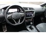 Volkswagen Tiguan 1.5 TSI R-Line Black Style (36.826Km! Panodak Carplay ACC HeadUp Standkachel IQ.Light Camera Trekhaak 20Inch PrivacyGlass)