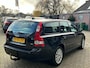 Volvo V50 2.4 Momentum Aut. Clima Cruise Trekhaak NAP NL-Auto Dealerondrhouden!