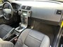 Volvo V50 2.4 Momentum Aut. Clima Cruise Trekhaak NAP NL-Auto Dealerondrhouden!
