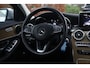 Mercedes-Benz C-klasse 180 Premium Plus Aut. | Stoelverwarmd | Dodehoek | Lederen Dashboard | 55.000KM | Sportstoelen | Trekhaak |