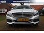 Mercedes-Benz C-klasse 180 Premium Plus Aut. | Stoelverwarmd | Dodehoek | Lederen Dashboard | 55.000KM | Sportstoelen | Trekhaak |