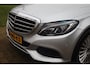 Mercedes-Benz C-klasse 180 Premium Plus Aut. | Stoelverwarmd | Dodehoek | Lederen Dashboard | 55.000KM | Sportstoelen | Trekhaak |