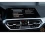 BMW 3-Serie 330e PANO MEMORY M PAKKET CAMERA HUD TREKHAAK