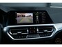 BMW 3-Serie 330e PANO MEMORY M PAKKET CAMERA HUD TREKHAAK